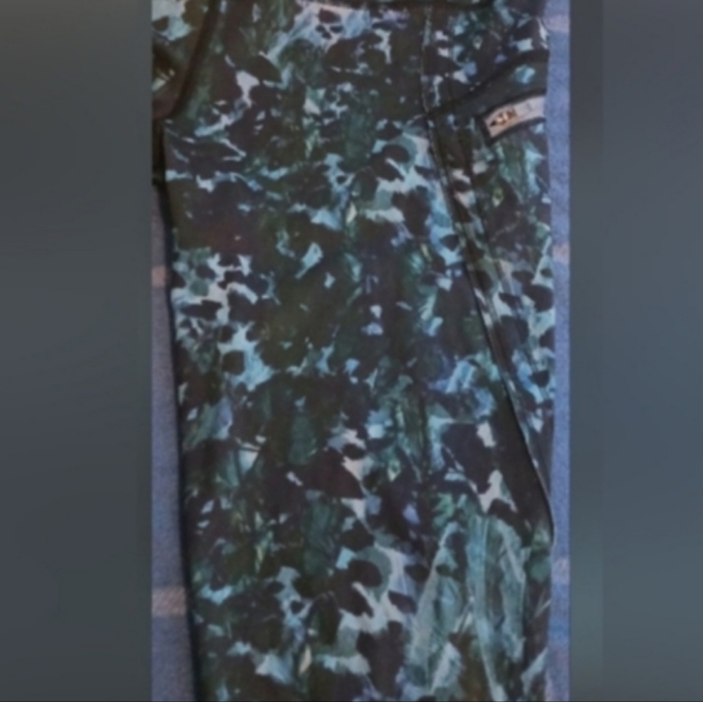 Lululemon water color classic Leggings* crop 17 sz.S Like New Condition!! - Picture 6 of 6